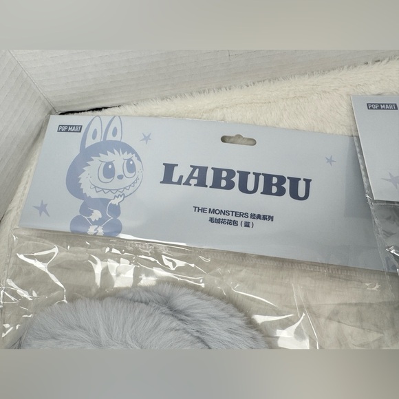 POP MART LABUBU THE MONSTERS Classic Series Plush Flower Bag Blue Brand New - Picture 14 of 16